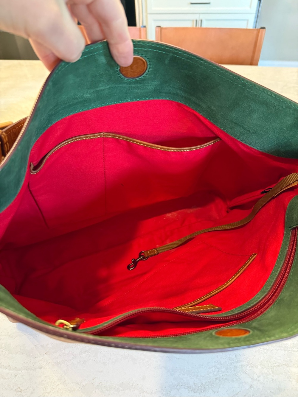 💕Dooney and Bourke extra large Courtney Sac - Picture 4 of 4